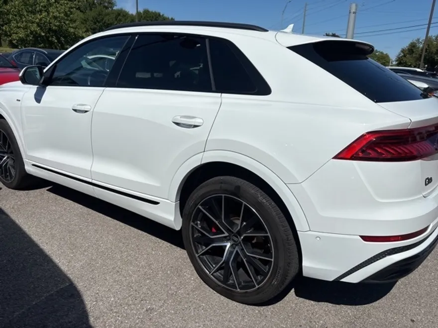 2022 Audi Q8 55 Premium Plus photo 1