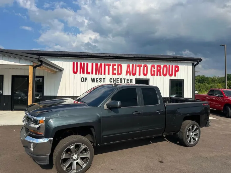2018 Chevrolet Silverado 1500 LT photo 1