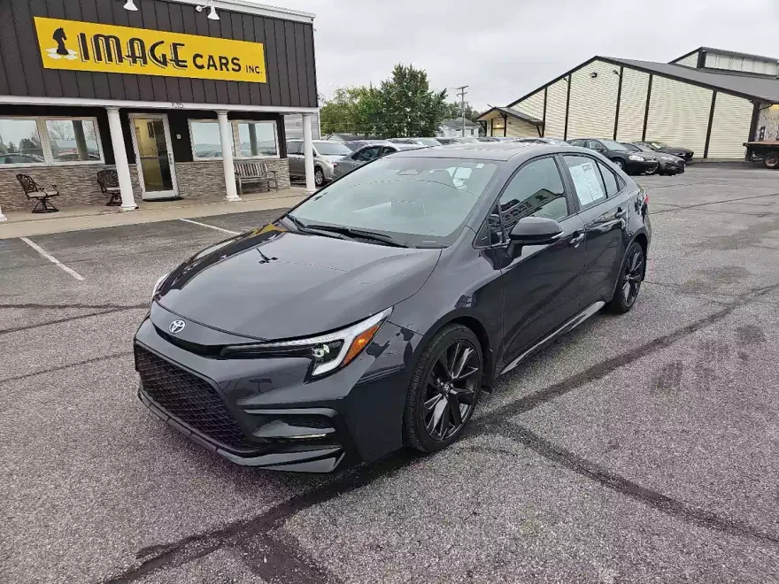 2025 Toyota Corolla SE photo 1
