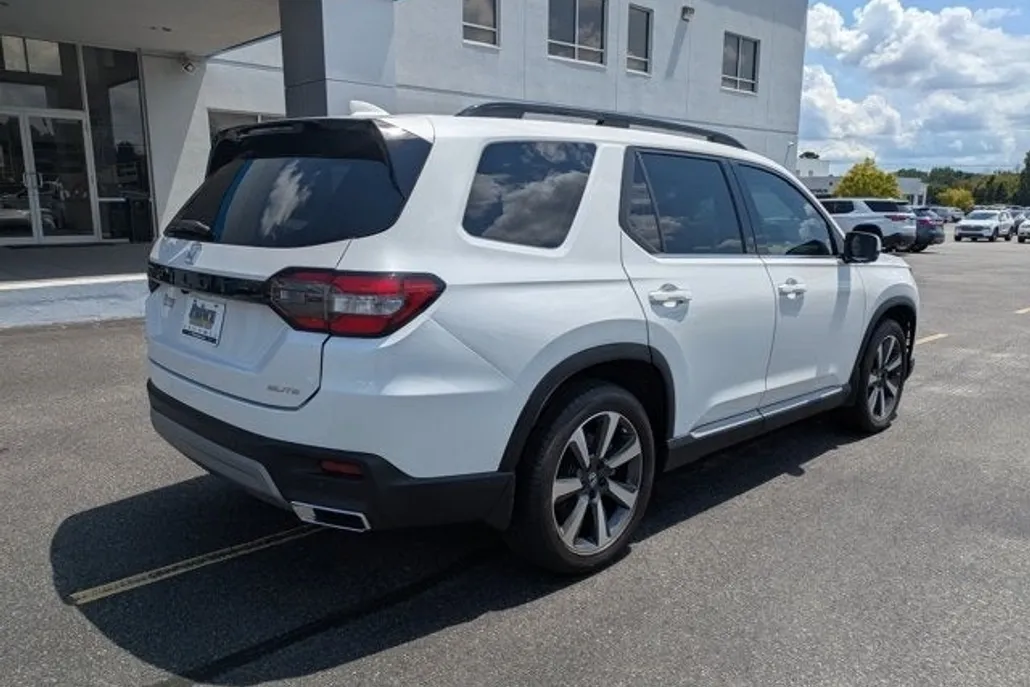 2023 Honda Pilot Elite photo 1
