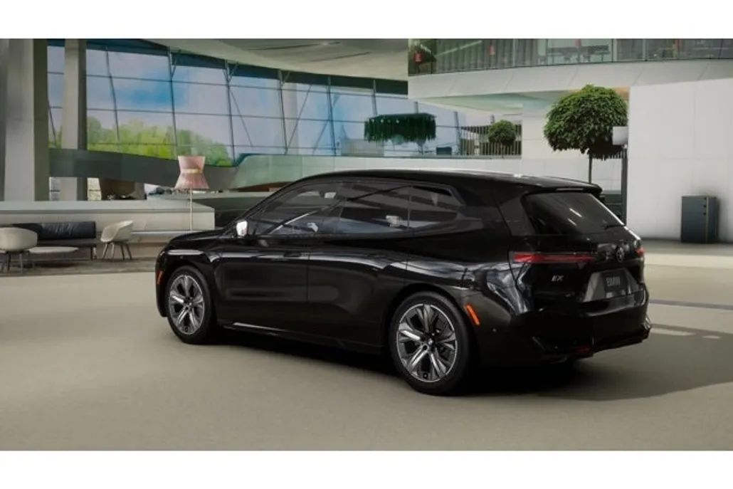 2026 Bmw iX photo 1
