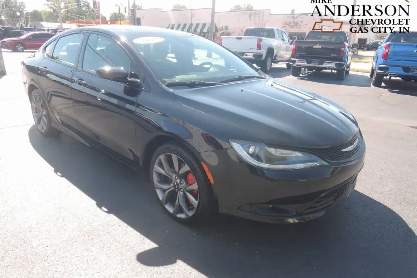 2015 Chrysler 200 S photo 1