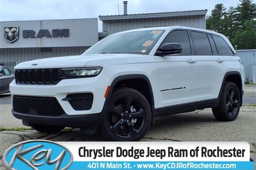 2023 Jeep Grand Cherokee Altitude photo 1