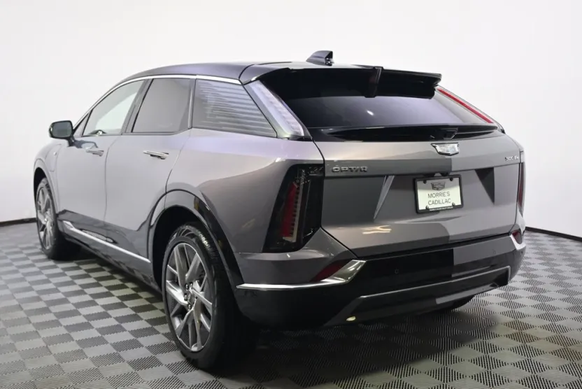 2025 Cadillac Optiq Luxury photo 1