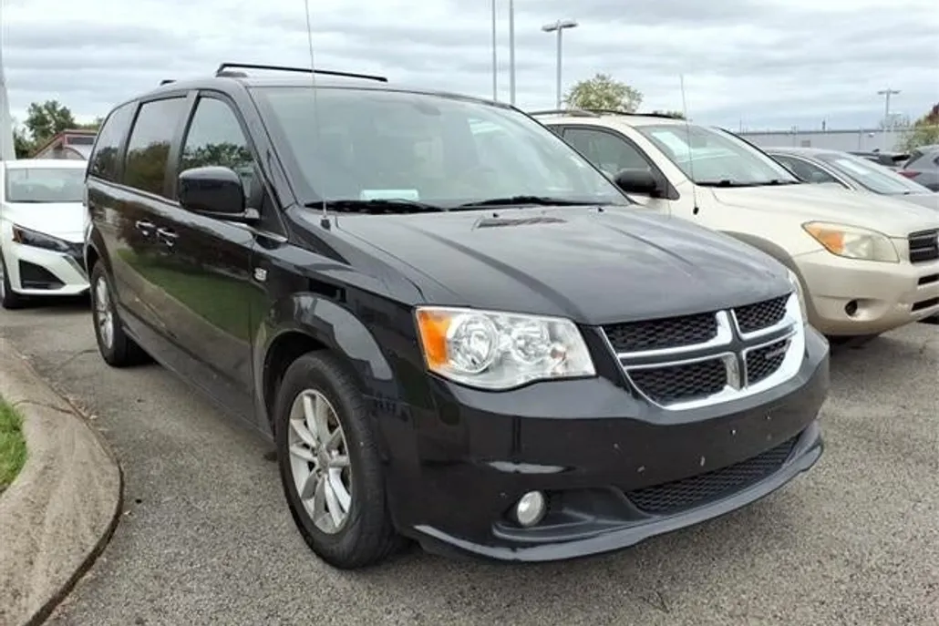 2019 Dodge Grand Caravan SXT photo 1