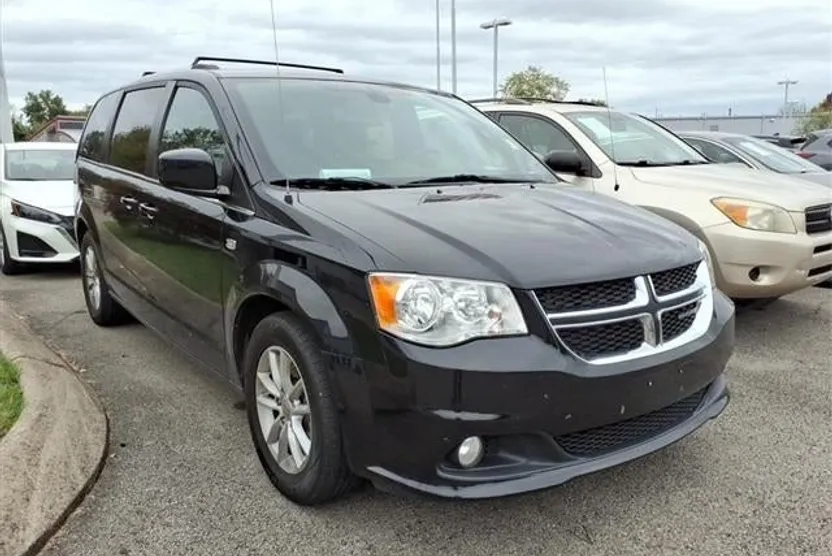 2019 Dodge Grand Caravan SXT photo 1