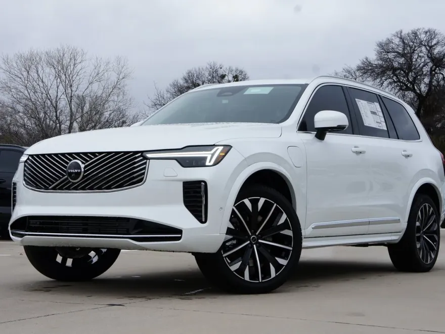 2025 Volvo XC90 T8 Plus photo 1