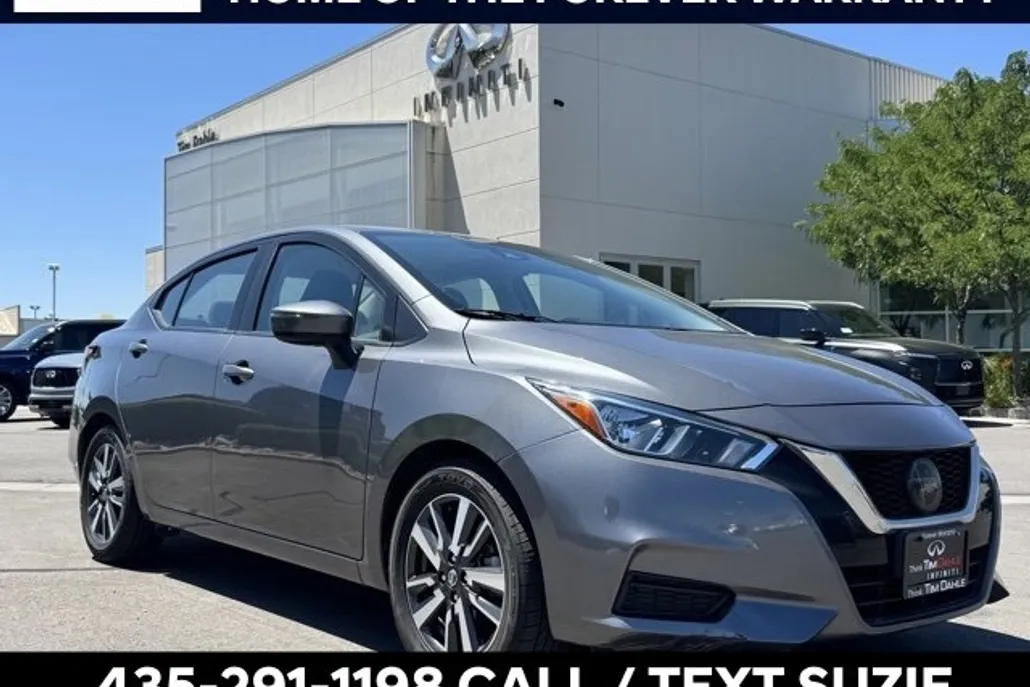 2021 Nissan Versa SV photo 1