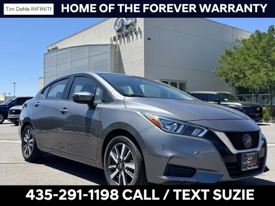 2021 Nissan Versa SV photo 1