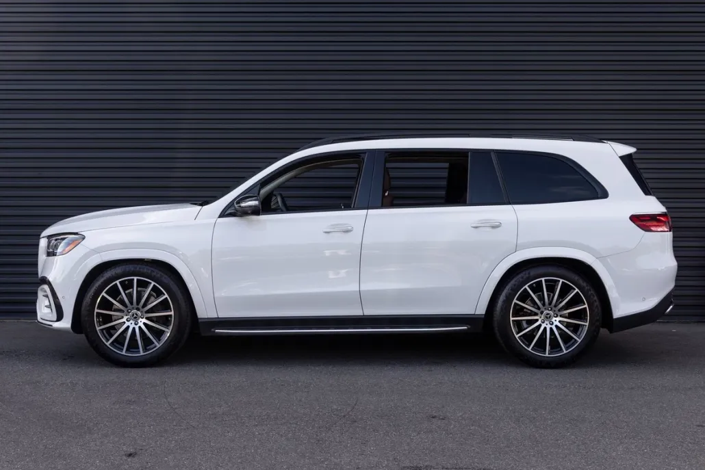 2024 Mercedes Benz GLS 450 photo 1