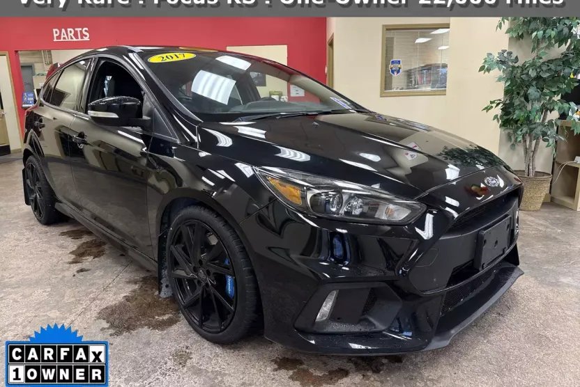 2017 Ford Focus RS photo 1