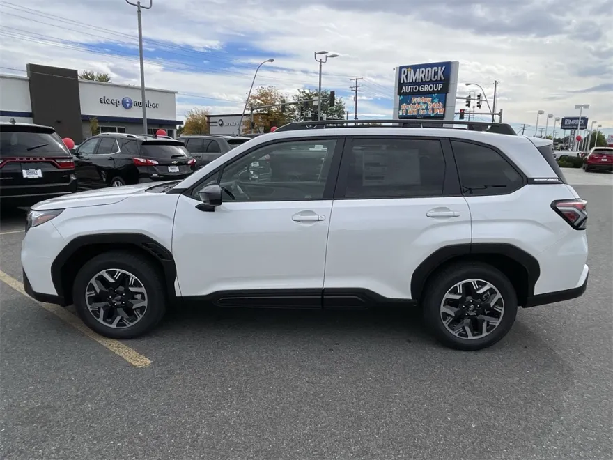 2025 Subaru Forester Premium photo 1