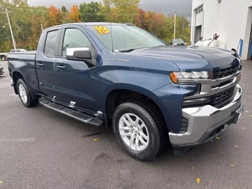 2019 Chevrolet Silverado 1500 LT photo 1