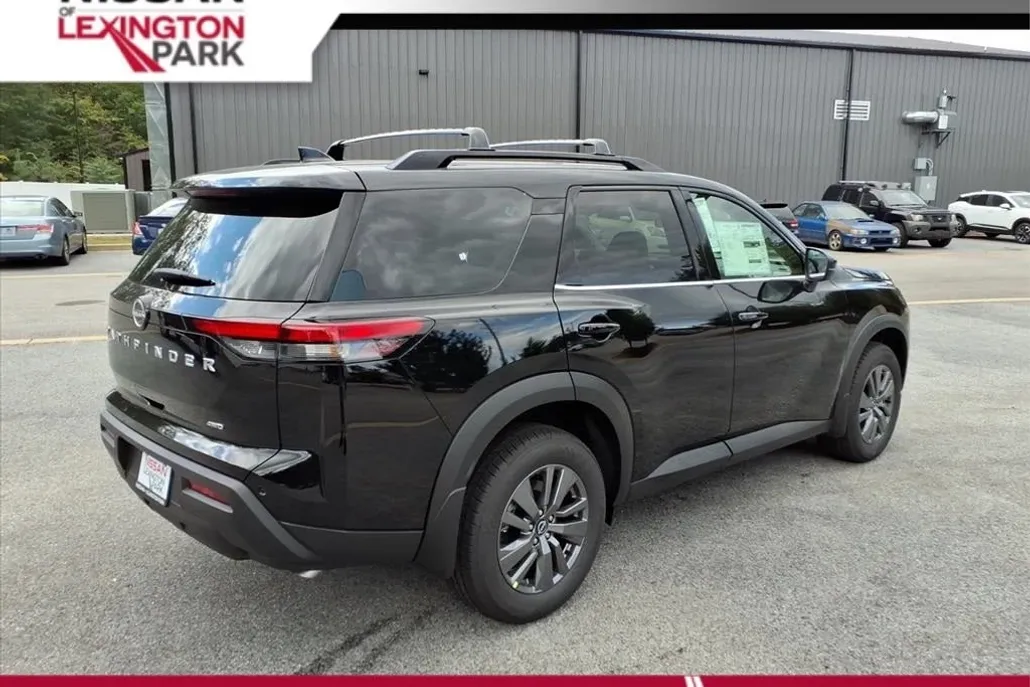2025 Nissan Pathfinder SV photo 1