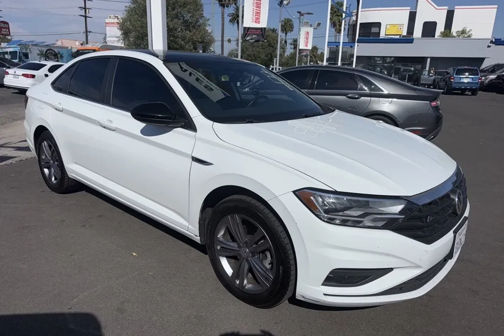 2019 Volkswagen Jetta R-Line photo 1