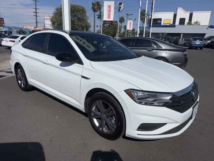 2019 Volkswagen Jetta R-Line photo 1