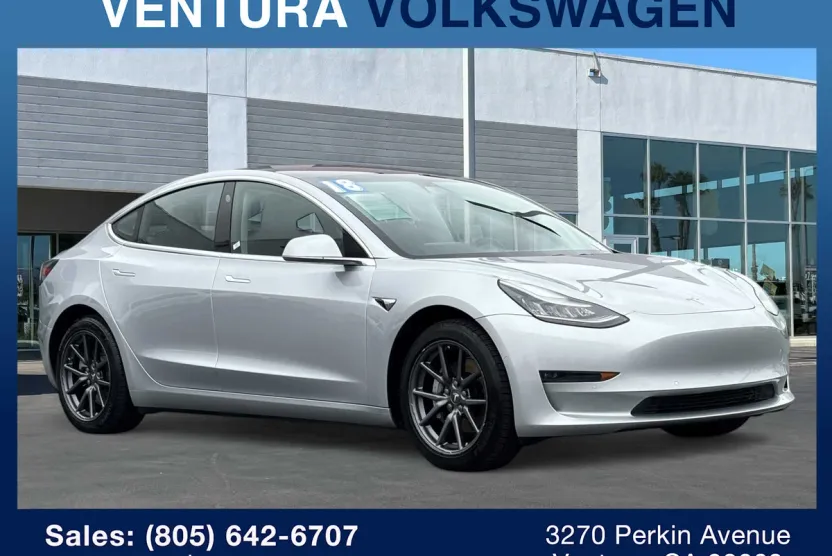 2018 Tesla Model 3 Long Range photo 1