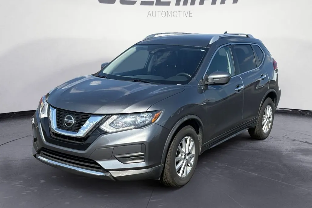 2019 Nissan Rogue SV photo 1
