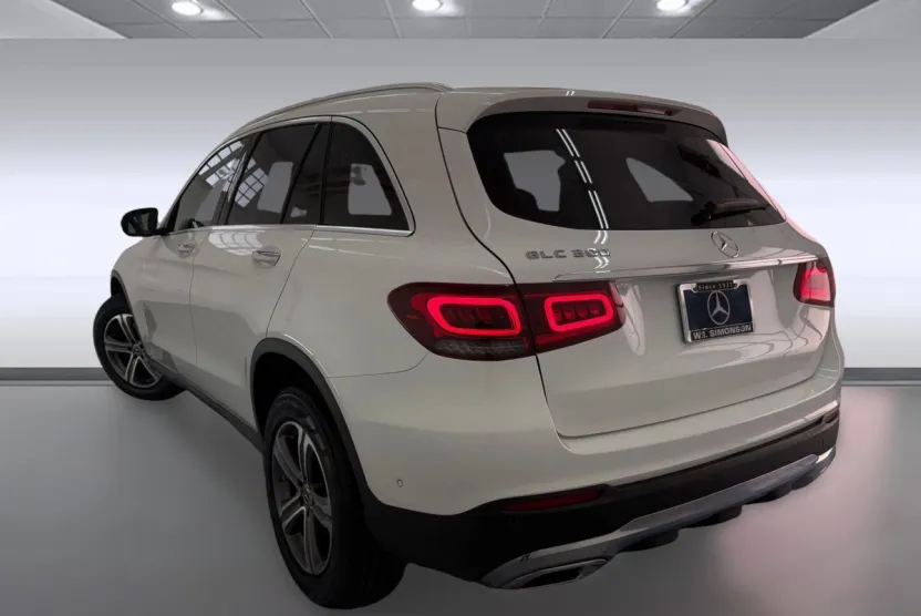 2022 Mercedes Benz GLC 300 photo 1
