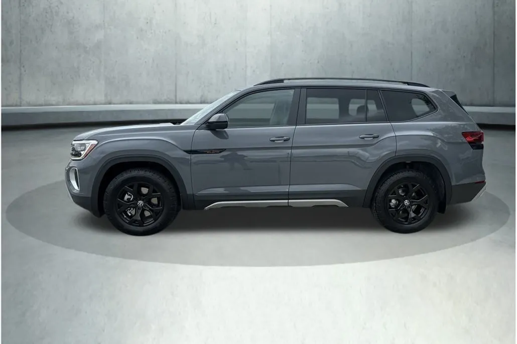 2025 Volkswagen Atlas Peak Edition SE photo 1