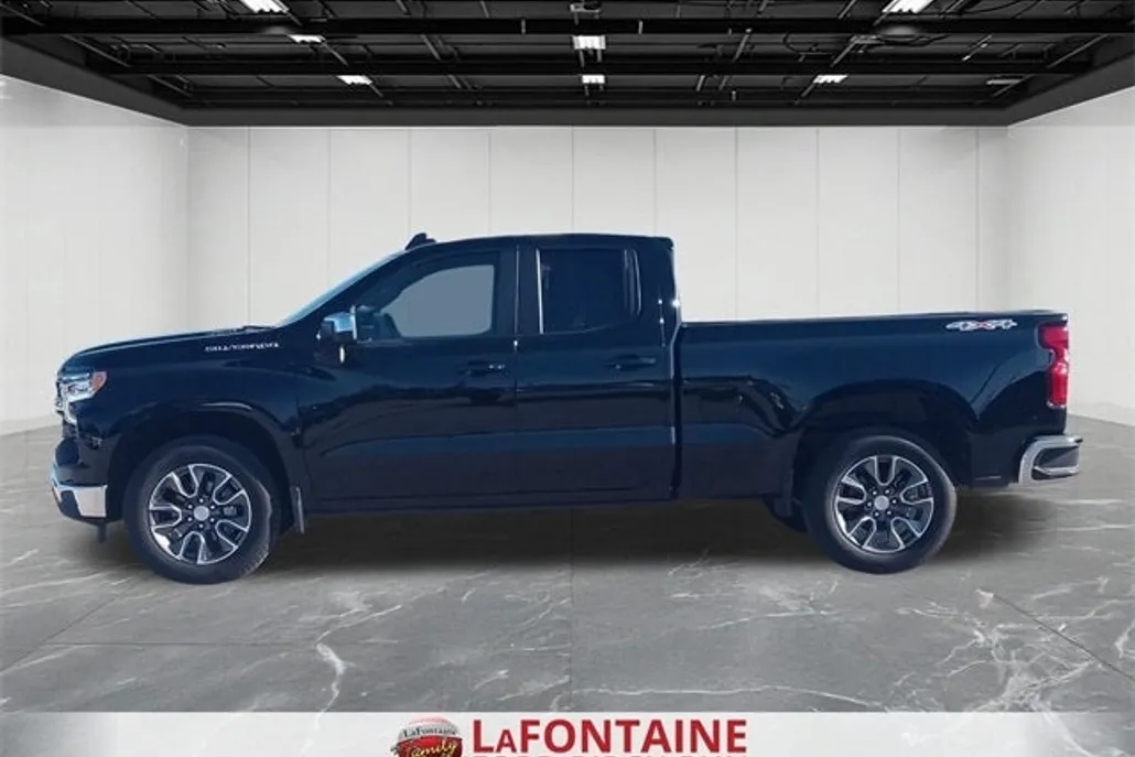 2025 Chevrolet Silverado 1500 LT photo 1