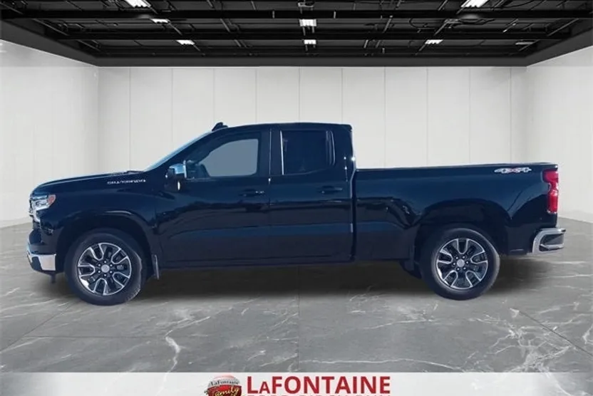 2025 Chevrolet Silverado 1500 LT photo 1