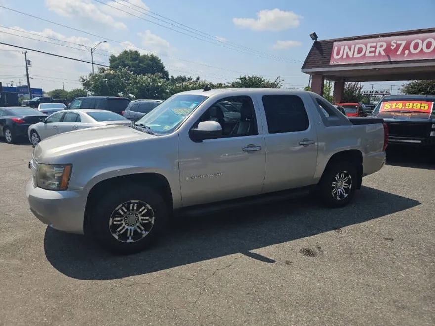 2007 Chevrolet Avalanche LT photo 1