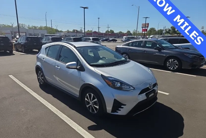 2018 Toyota Prius C One Two Three Four photo 1