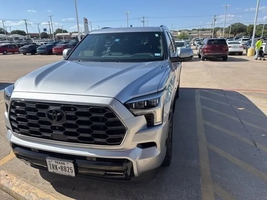 2024 Toyota Sequoia Platinum photo 1