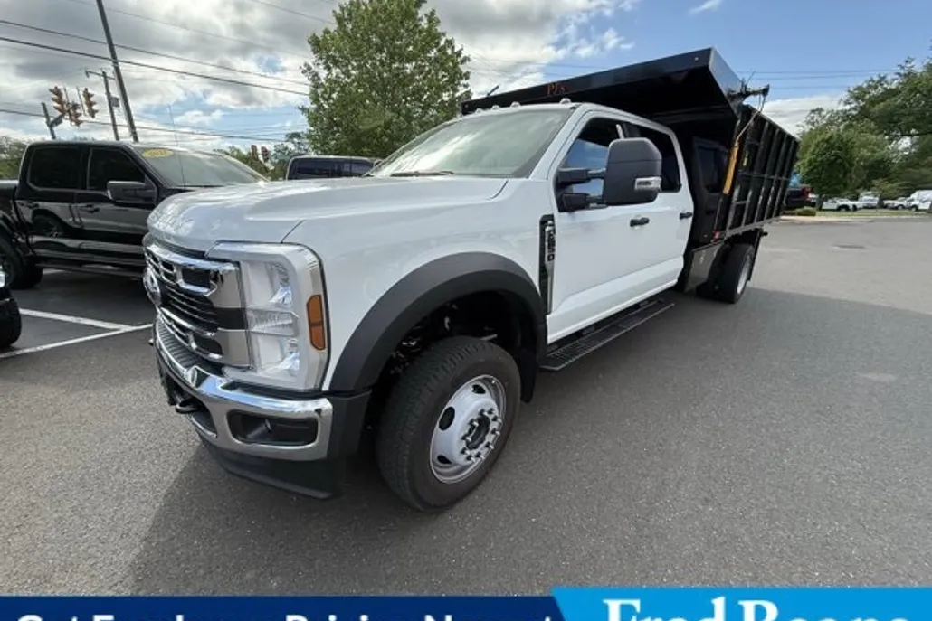 2025 Ford F-550 XL photo 1