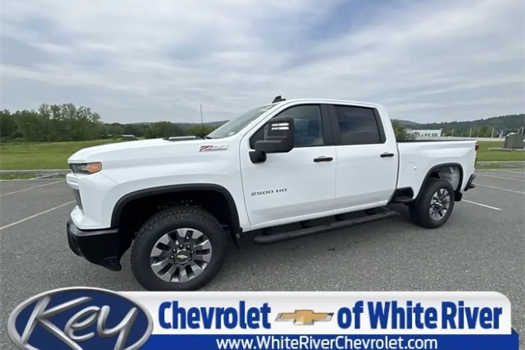 2025 Chevrolet Silverado 2500HD Custom photo 1