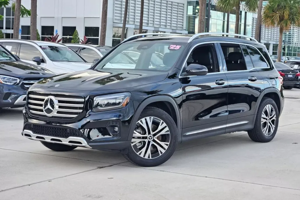 2025 Mercedes Benz GLB 250 photo 1