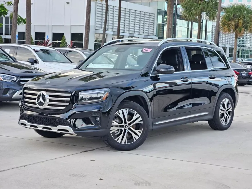 2025 Mercedes Benz GLB 250 photo 1