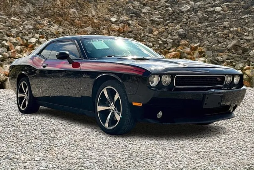 2013 Dodge Challenger R/T Classic photo 1