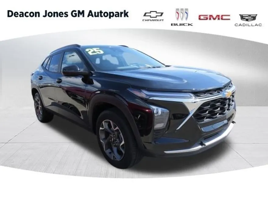 2025 Chevrolet Trax LT photo 1