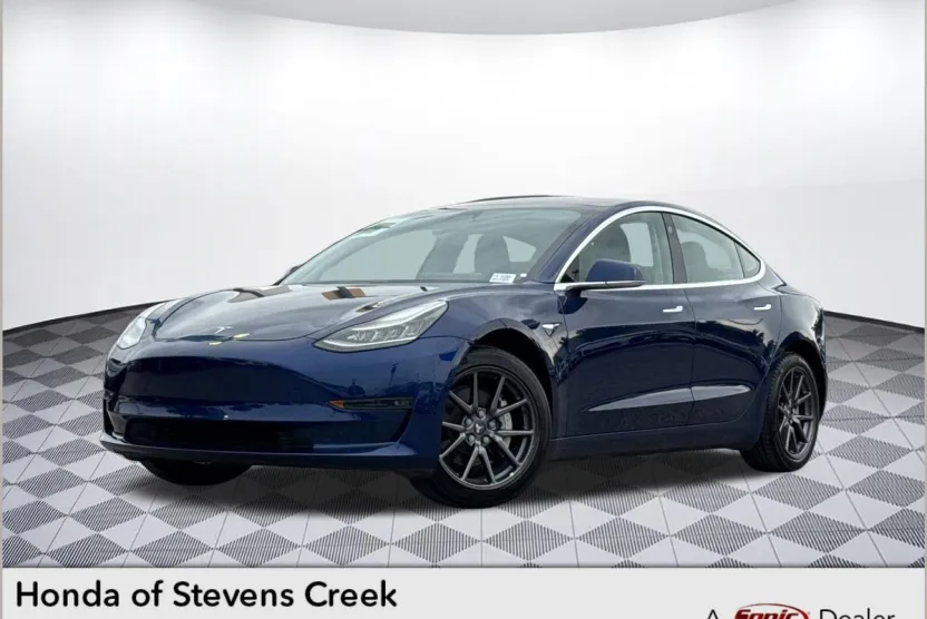 2018 Tesla Model 3 Long Range photo 1