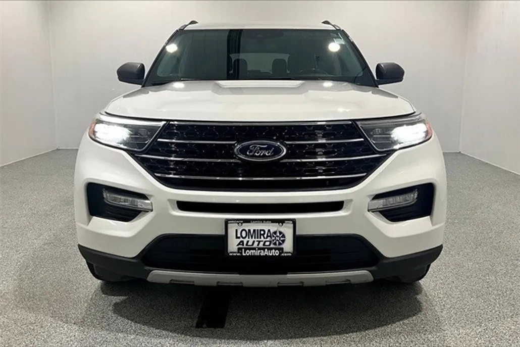 2021 Ford Explorer XLT photo 1