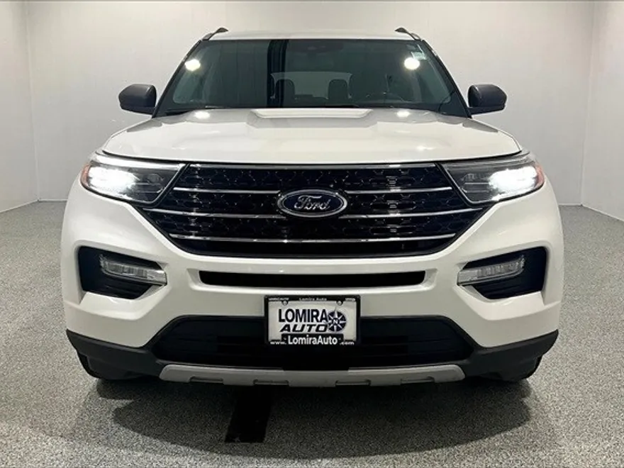 2021 Ford Explorer XLT photo 1