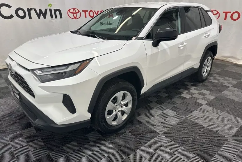 2024 Toyota RAV4 LE photo 1