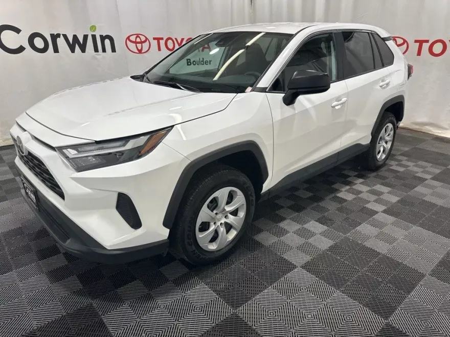 2024 Toyota RAV4 LE photo 1