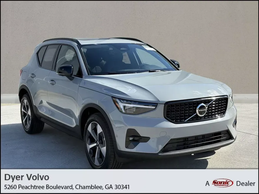 2026 Volvo XC40 Plus photo 1