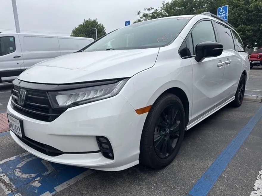 2024 Honda Odyssey Sport photo 1