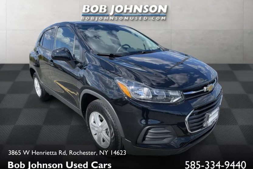 2022 Chevrolet Trax LS photo 1