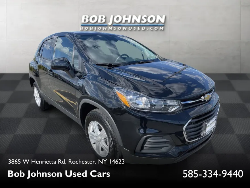 2022 Chevrolet Trax LS photo 1