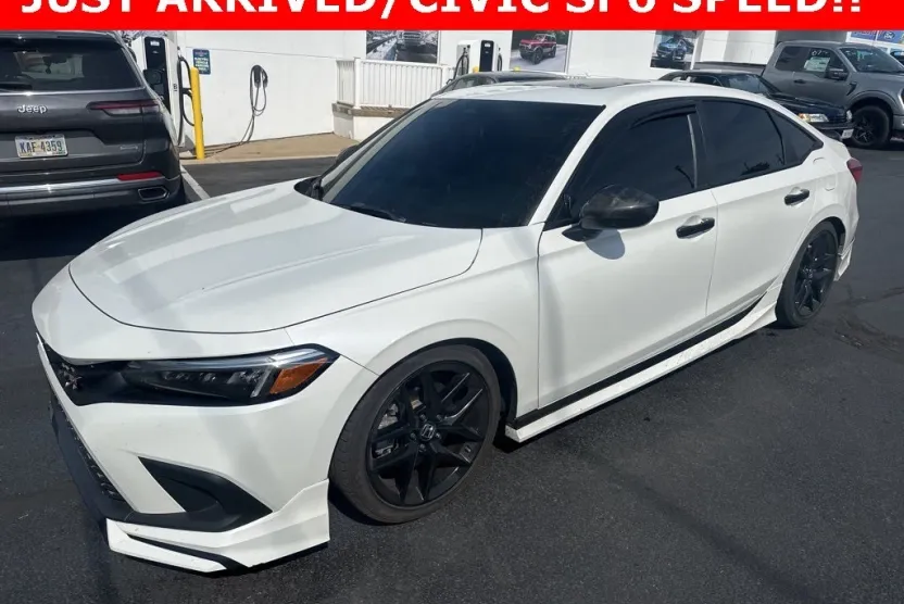 2024 Honda Civic Si photo 1