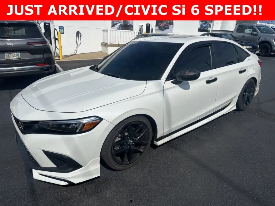 2024 Honda Civic Si photo 1