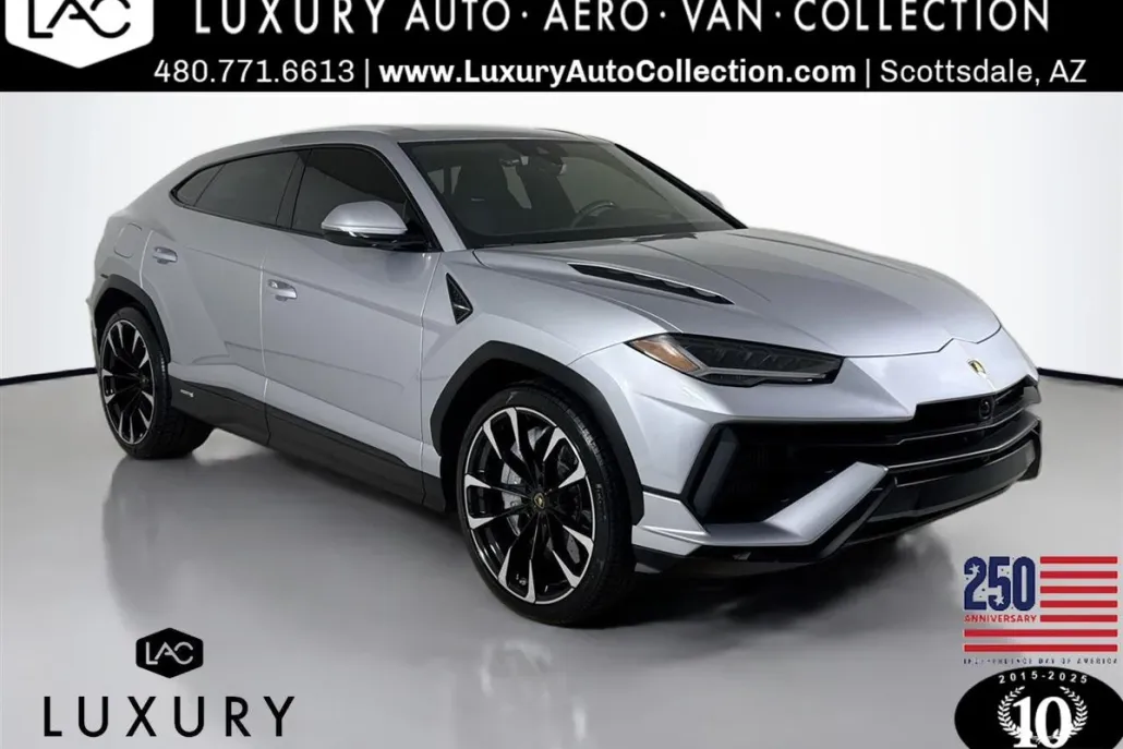 2024 Lamborghini Urus S photo 1