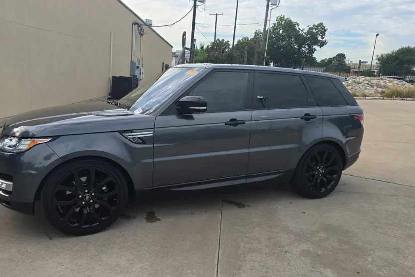 2016 Land Rover Range Rover Sport HSE photo 1