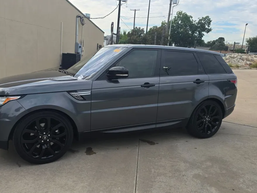 2016 Land Rover Range Rover Sport HSE photo 1