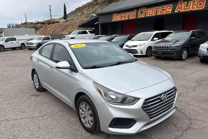 2021 Hyundai Accent SE photo 1